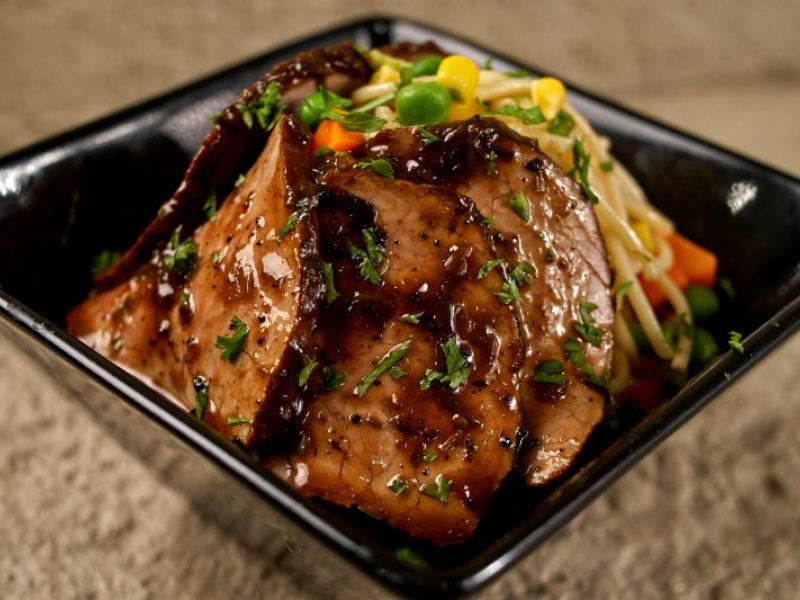 Sauteed Pork Loin with Spaghetti and Mixed Vegetables